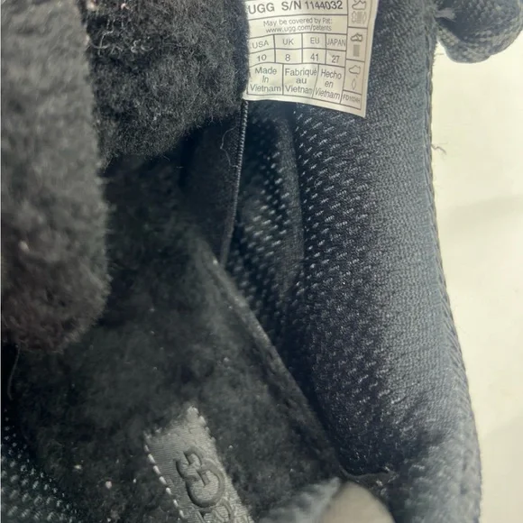 UGG LOWMEL WOMEN'S BOOT/SNEAKER SUEDE BLACK Sz 10 - Picture 2 of 7